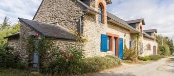 Charming Renovated Cottage Near Salterns, Close to Beach, Garden, Baby-Friendly, Sleeps 5