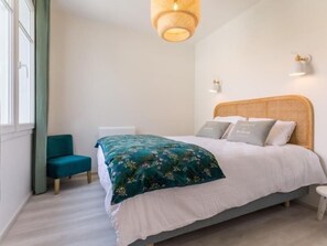 2 bedrooms, free WiFi, bed sheets - Cozy Seaside Cottage with Spa, Close to Beach, Shops, and Train Station in Pornic (Pornic)