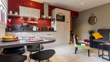 Refrigerador, microondas, horno y lavavajillas