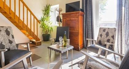 GĂźte typique au cĆur de MonniĂšres, proche SĂšvre, jardin privatif, Wifi, idĂ©al pour pĂȘche et rando