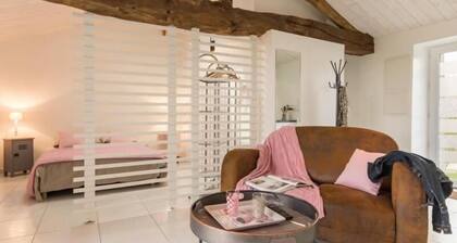 Cozy Countryside GĂźte Near Pornic with Garden & WiFi