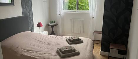 1 bedroom, free WiFi, bed sheets