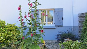 Exterior detail - "Charming Gîte in Brière Park, 15km from La Baule Beach" (Saint-Lyphard)