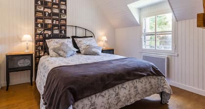 Gîte rénové avec jardin privé, proche de la Baule et Guérande, idéal pour 4 personnes.