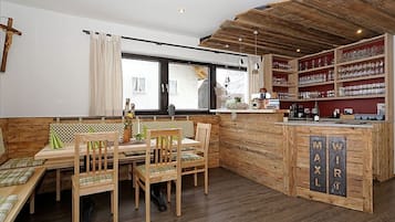 Bar (in der Unterkunft)