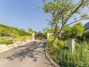 Property grounds - Cozy Retreat with Heated Pool near Nantes (Saint-Étienne-de-Montluc)