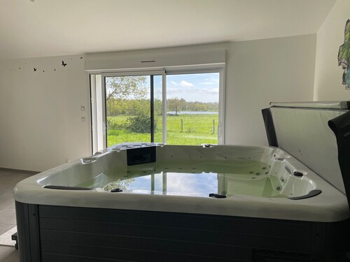 Gîte familial avec jardin clos, SPA, et équipements complets près de Pornic