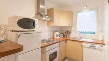 Fridge, microwave, oven, dishwasher