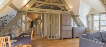 Charming 17th c. apt in Guérande, 2 BR, sea view, wifi