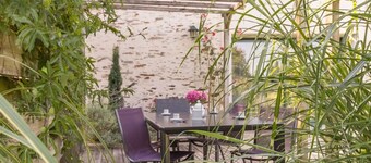 Renovated Home near Loire: Garden, Modern Amenities, 3 Bedrooms, Close to Nantes