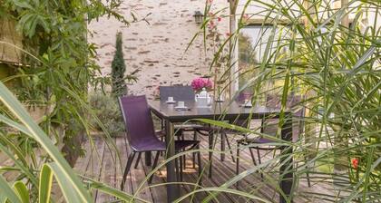 Renovated Home near Loire: Garden, Modern Amenities, 3 Bedrooms, Close to Nantes