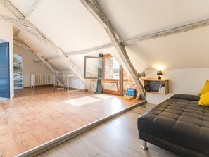 3 bedrooms, free WiFi, bed sheets