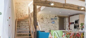 Gîte écolabel entre Angers et Loire, piscine chauffée, jardin clos, calme et charme authentique