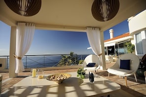 Terrace/patio - Luxury Villa Bahía with Infinity Pool, Panorama View, Sauna & Fitness Area (El Sauzal)