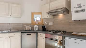 KĂŒhlschrank, Mikrowelle, Ofen, Herdplatte