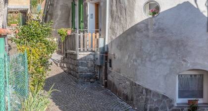 Holiday Apartment “Casa di Ada” with Mountain View & Wi-Fi