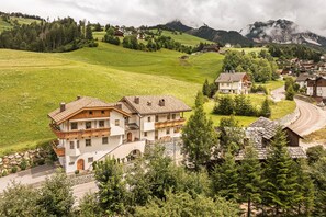 Esterni
