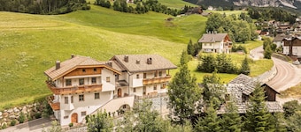Ferienwohnung "Désirée Luianta" mit Balkon, Bergblick und Wi-F