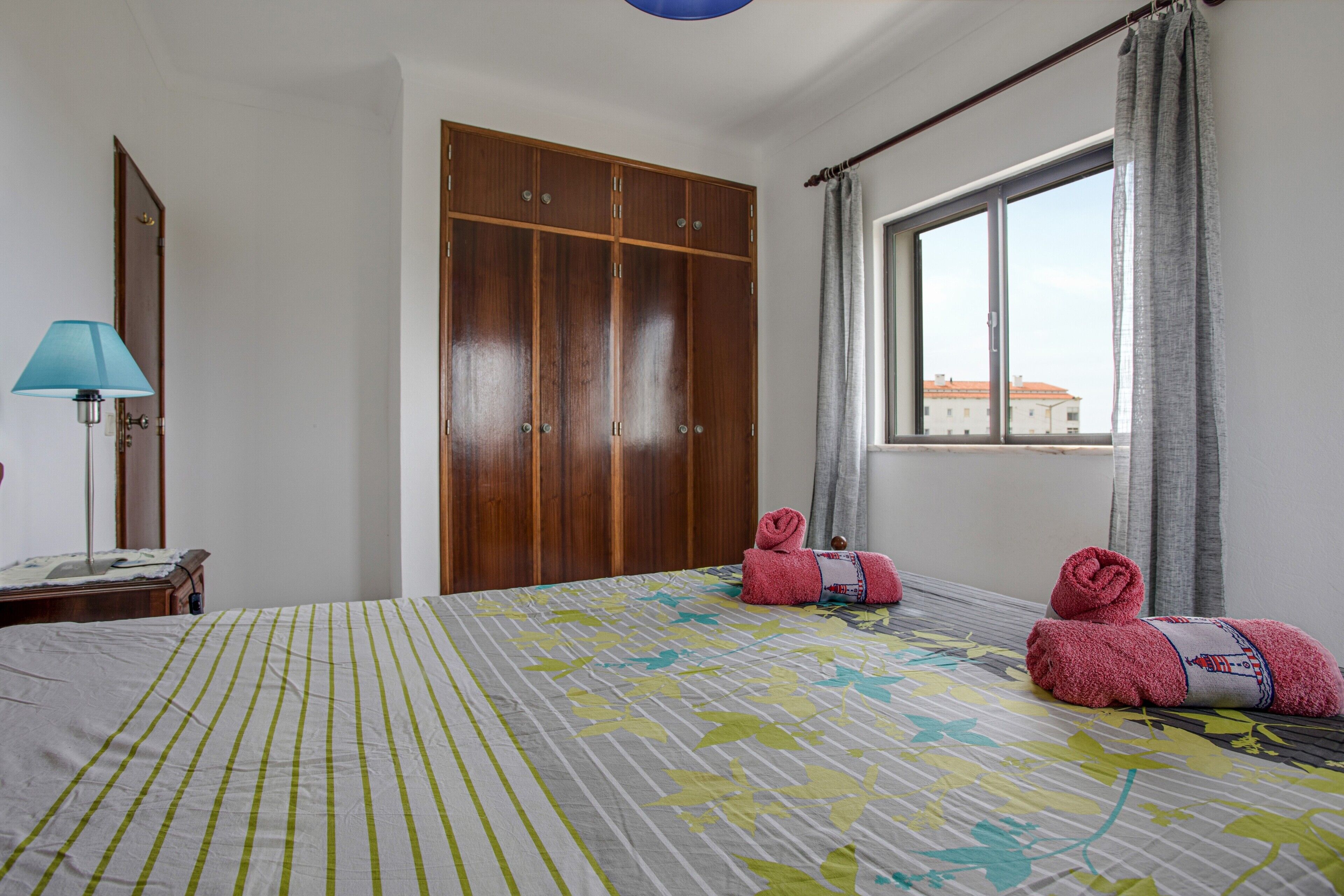 3 chambres, fer et planche à repasser, accès au Wi-Fi (inclus)