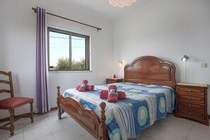 3 bedrooms, iron/ironing board, free WiFi, bed sheets - Cosy Holiday Home “Villa Bartoni” Close to the Beach with Sea View (Aljezur)