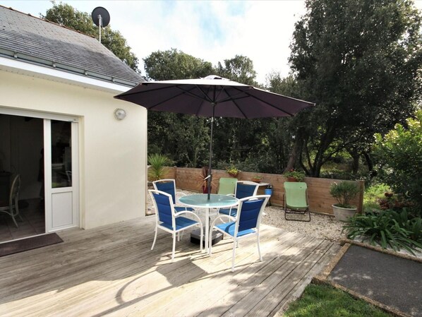 屋外ダイニングエリア