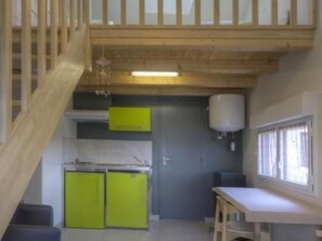 Interior - Cottage near Loire with Wi-Fi and baby equipment (La Chapelle-Basse-Mer)