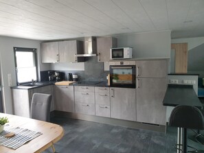 Fridge, microwave, oven, stovetop - Newly renovated vacation apartment for 4 people (Hellenthal)