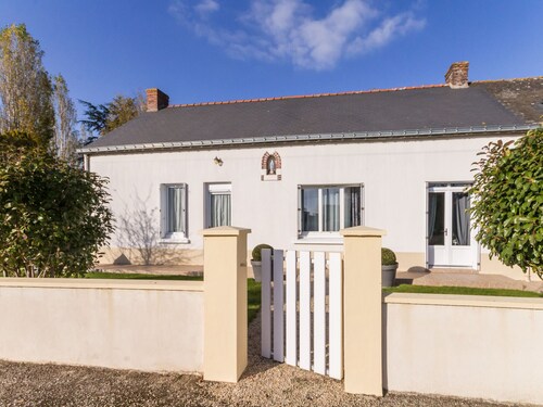 Countryside Cottage with Private Terrace and Garden, Near Châteaubriant