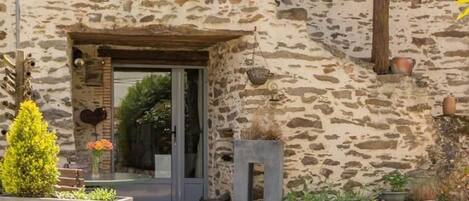 Enceinte de lâhĂ©bergement