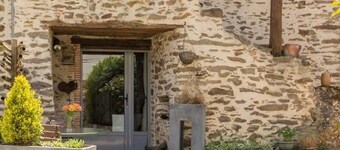 Charming Cottage in Vineyard Village with Bikes, Near Clisson and Puy du Fou