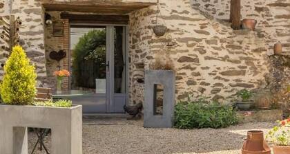 Charming Cottage in Vineyard Village with Bikes, Near Clisson and Puy du Fou