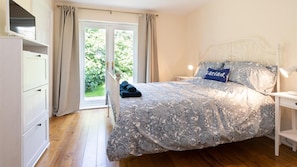 2 bedrooms, WiFi, bed sheets - Bryn Y Mor 23 Caldey House (Tenby)