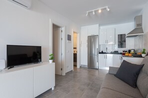 Smart TV - Apartment with amazing views & terrace - garden (PATALAVACA)