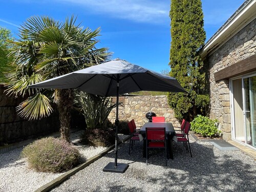 Gîte Charmant avec Cheminée, Jardin Clos et Equipements Bébé à Proximité de la Côte
