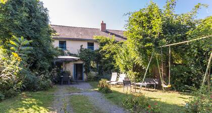 Accessible Stone Cottage with Garden, Near Nantes & Vioreau Lake, Sleeps 6