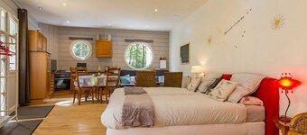 Cozy Studio by Nantes-Brest Canal with Terrace & Garden