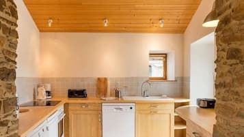 Refrigerador, microondas, horno y lavavajillas