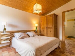 2 bedrooms, free WiFi - Winemakers' house with garden, Wifi, pets allowed (Le Cellier)