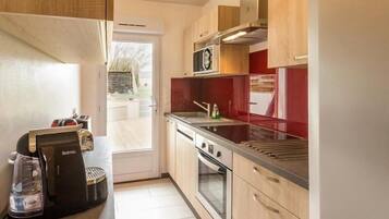 KĂŒhlschrank, Mikrowelle, Ofen, GeschirrspĂŒler