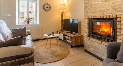 Maison rĂ©novĂ©e avec jardin prĂšs du Canal de Nantes Ă Brest, idĂ©ale pour pĂȘche et escapades nature