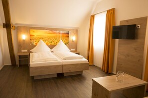 Desk, free WiFi, bed sheets - Gasthaus Schwarzer Adler (Colmberg)