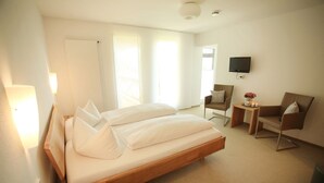 Double Room | Blackout drapes, WiFi (free) - Pension Arzberghof (Beilngries)