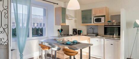 Fridge, microwave, oven, dishwasher