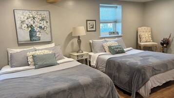 Tabla de planchar con plancha, cuna de viaje y wifi gratis