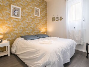 1 bedroom, free WiFi, bed sheets