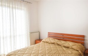 2 slaapkamers, een strijkplank/strijkijzer, reisbedje, gratis wifi