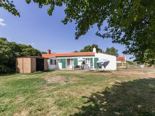 Charming Countryside Cottage Near Beach with Bikes and Garden