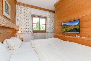 2 bedrooms, Internet, bed sheets