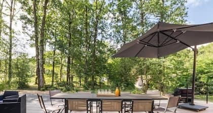 Spacious Modern Wooden House with Large Park, Terrace, and Game Amenities