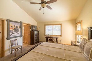 3 bedrooms, iron/ironing board, travel crib, WiFi